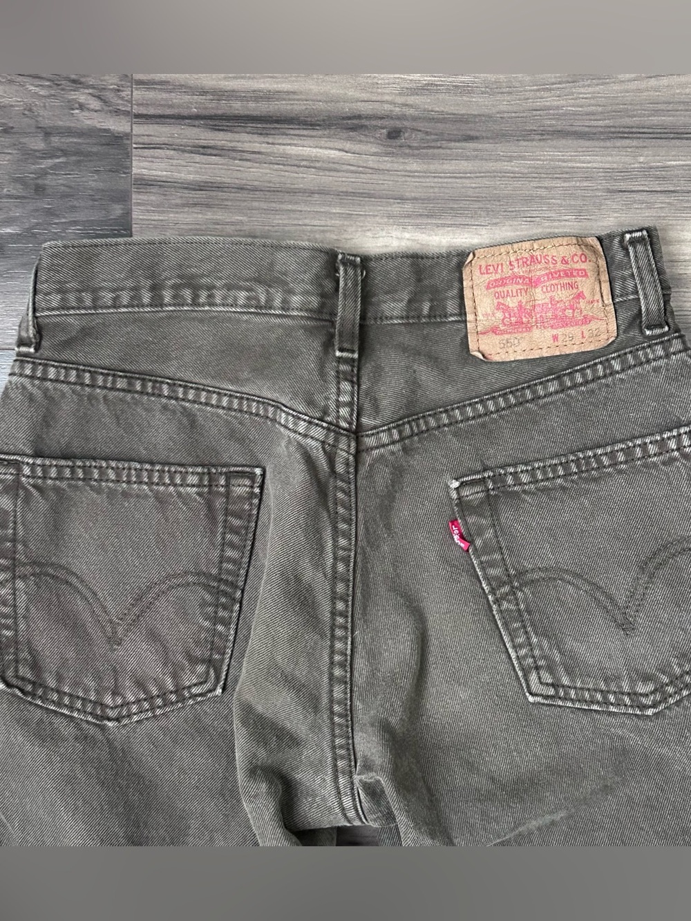 Vintage Levi's 550 Jeans Men's Size 29x32 Olive Green Relaxed Fit Cotton